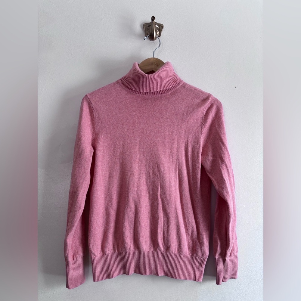 L.L. Bean Pink Turtleneck Sweater - Women's Ribbed Neck size XS‎